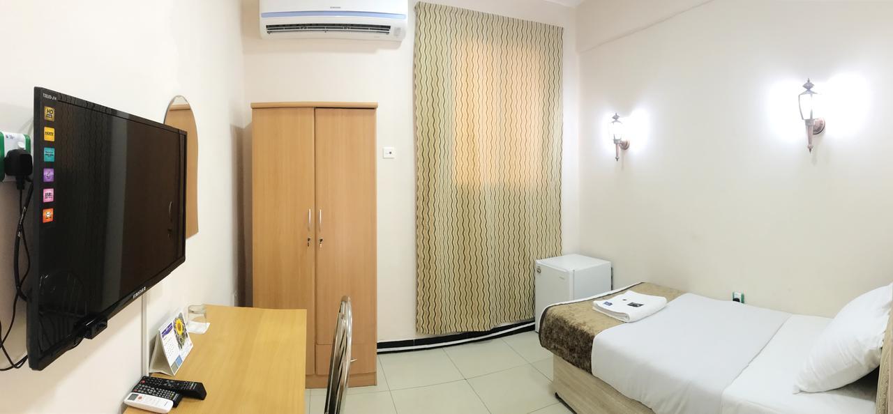 Al Hadow Hotel Mascate Esterno foto